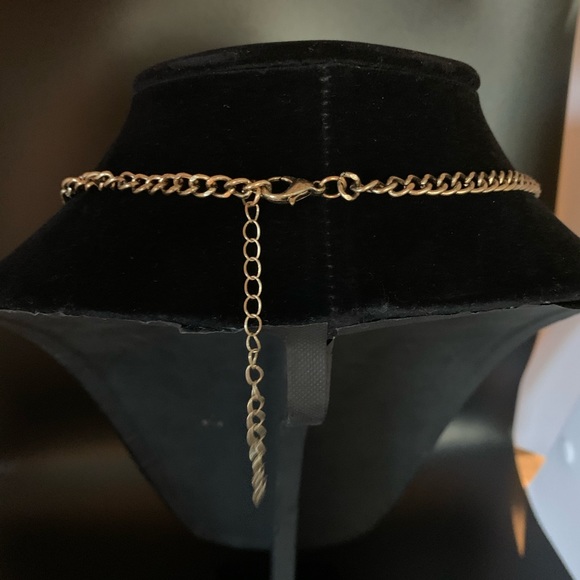 Flower Butterfly Necklace - Picture 6 of 10